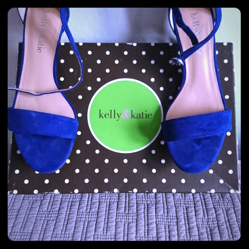 Dress sandals